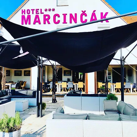 Marcincak***
