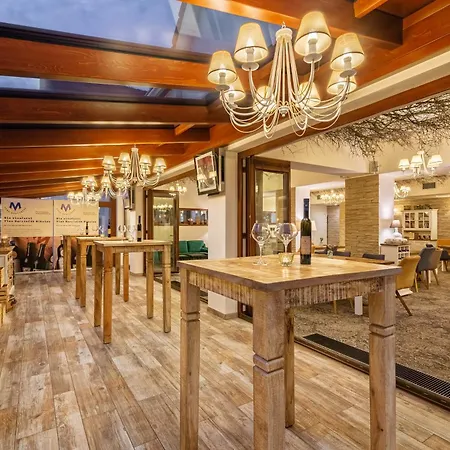 Marcincak*** Otel